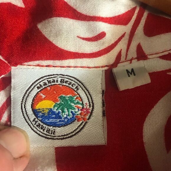 Makai Beach Hawaii Red Rayon Hawaiian Shirt Floral Print Size Medium - Picture 3 of 4